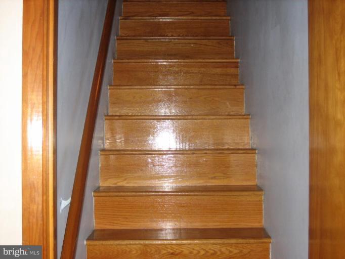 3419 Harney Road Taneytown, MD 21787 - Photo 11 of 15 Staircase