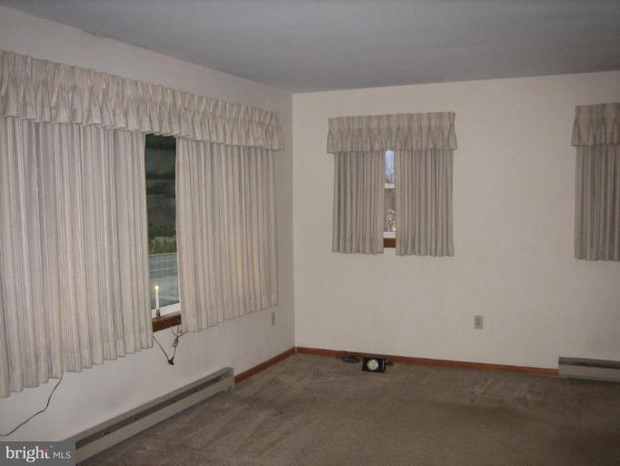 3419 Harney Road Taneytown, MD 21787 - Photo 5 of 15 Living Room