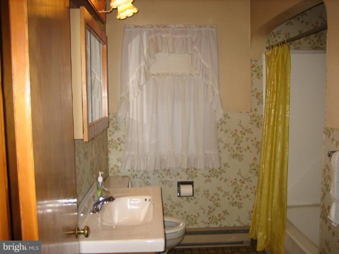 3419 Harney Road Taneytown, MD 21787 - Photo 10 of 15 Bath #1