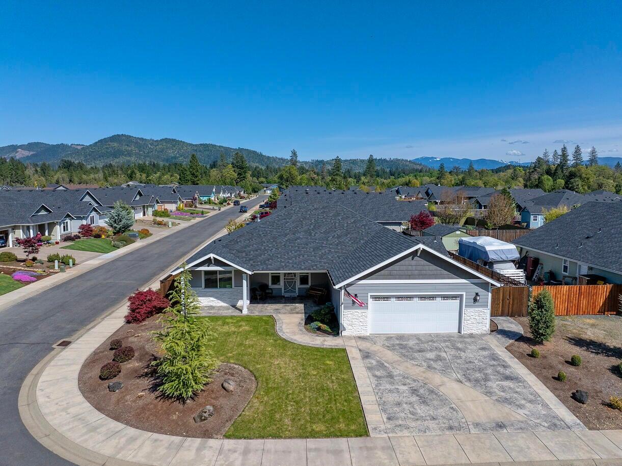243 Retirement Lane Cave Junction, OR 97523 - Photo 2 of 62 20250423182034025572000000-o