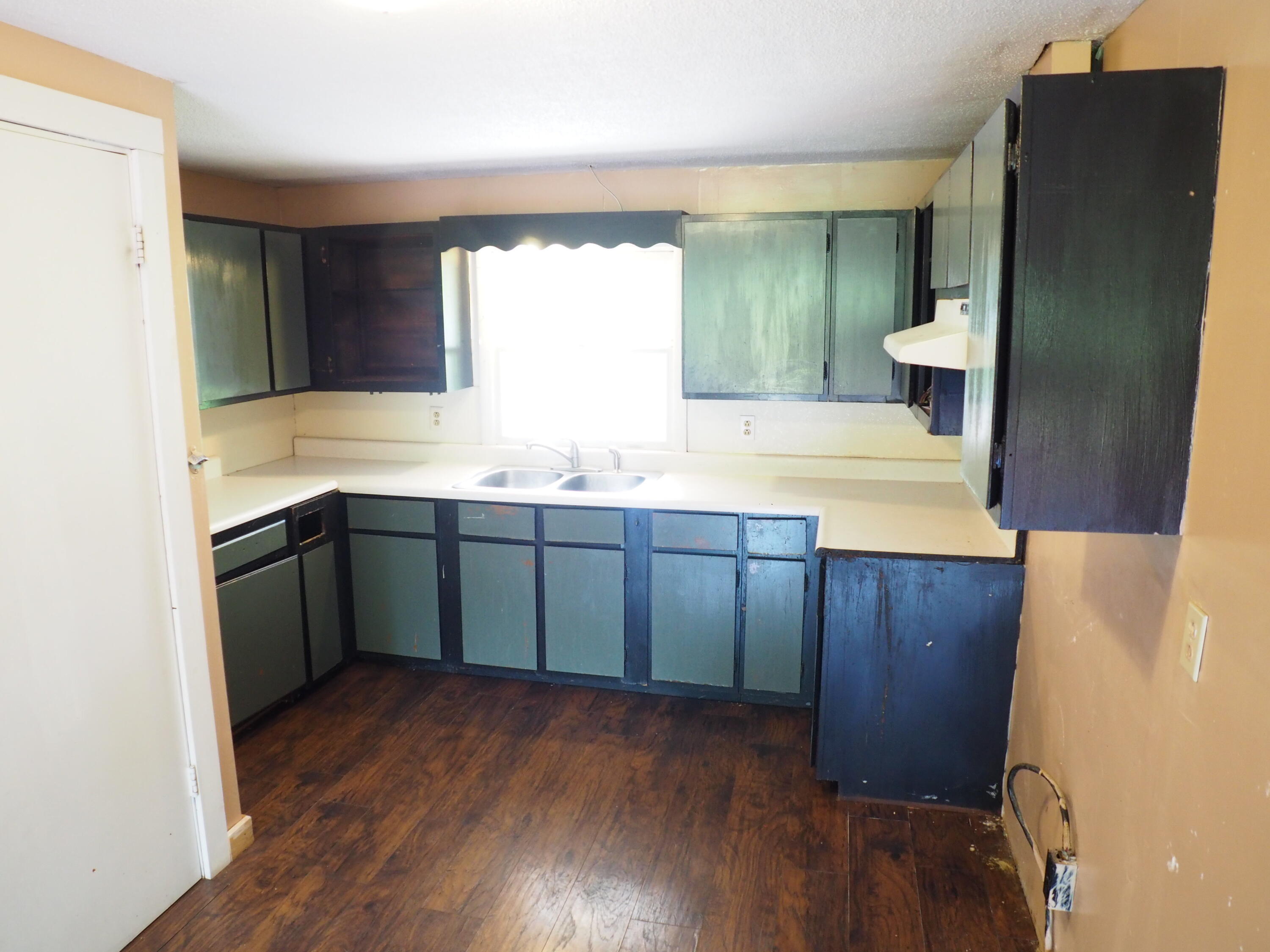 601 Powell Road Hastings, MI 49058 - Photo 3 of 17 kitchen2