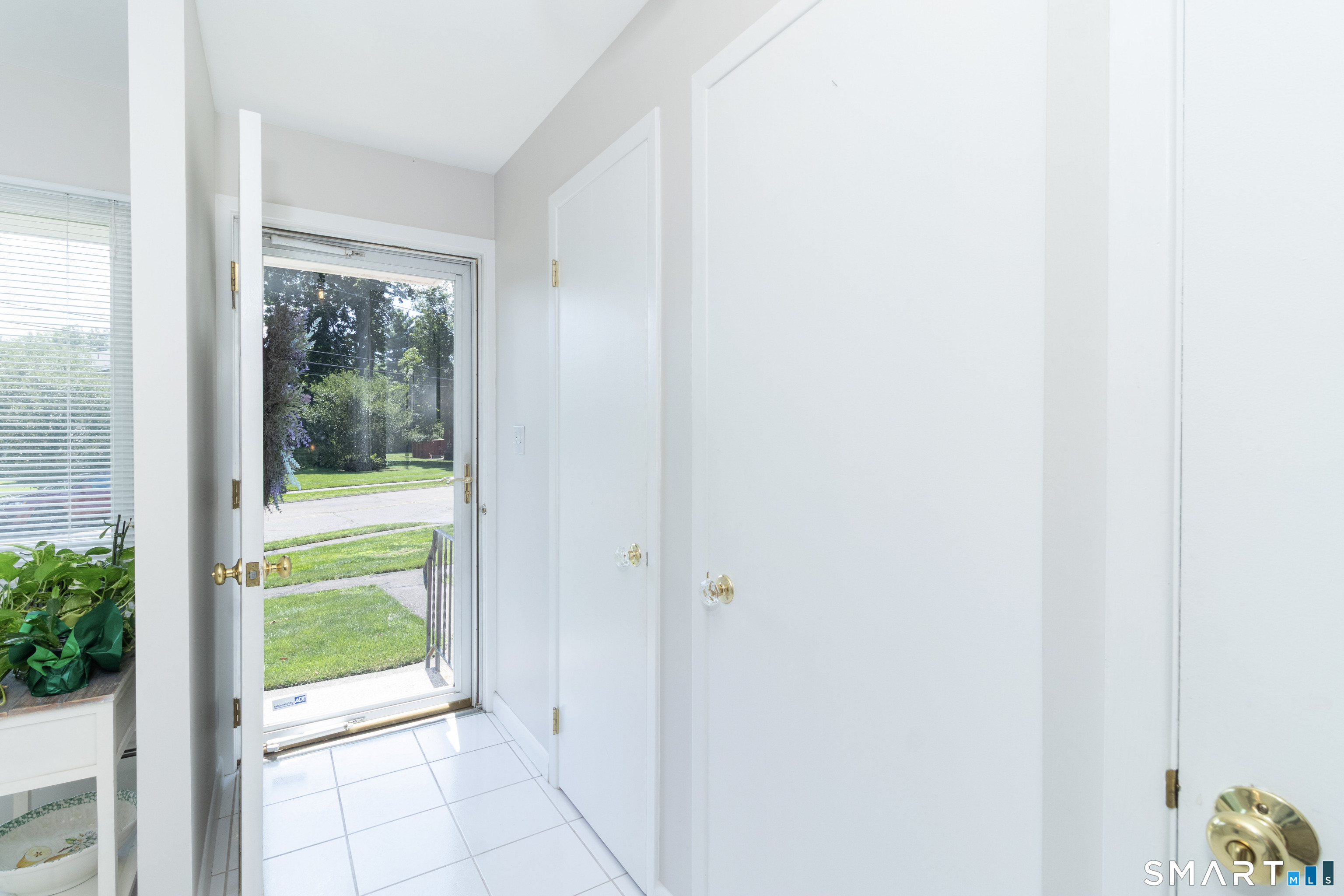113 Centerbrook Road Hamden, CT 06518 - Photo 11 of 39 Gallery Image 11