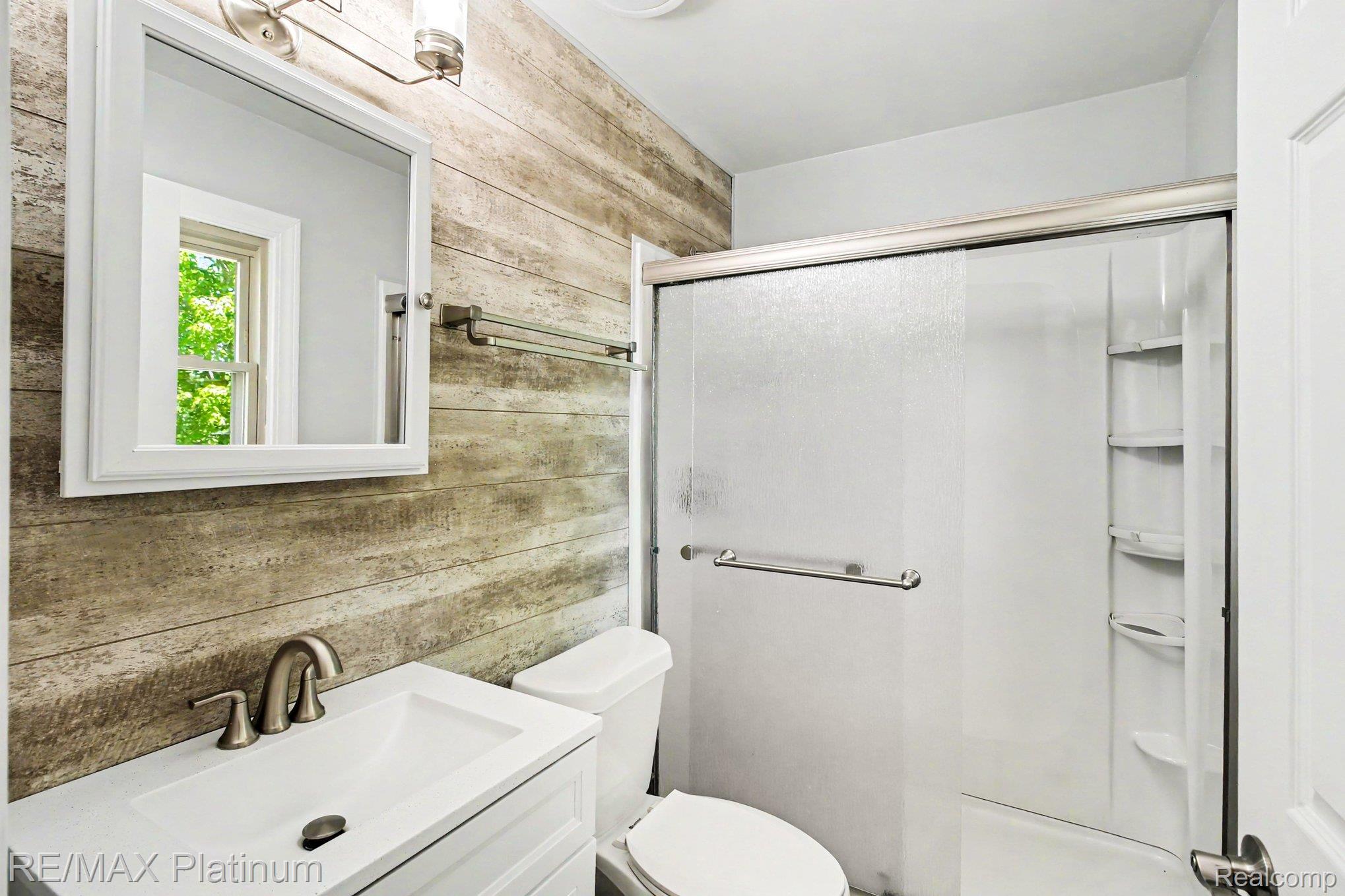 2647 Curdy Road Howell, MI 48855 - Photo 13 of 34 Primary Bathroom