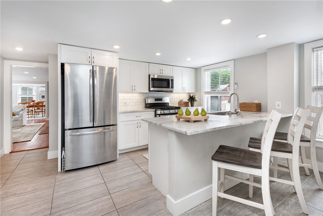 43 Farewell Street, Unit 2 Newport, RI 02840 - Photo 15 of 48