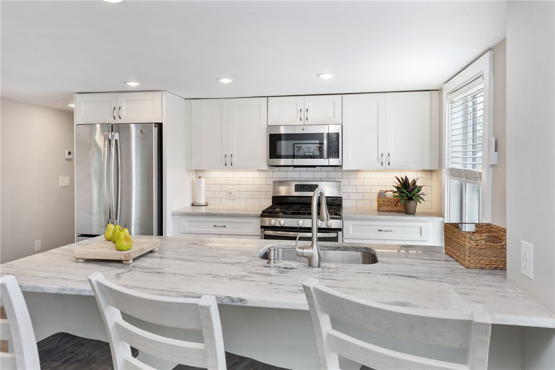 43 Farewell Street, Unit 2 Newport, RI 02840 - Photo 18 of 48