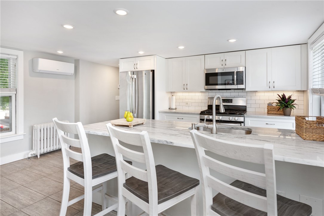 43 Farewell Street, Unit 2 Newport, RI 02840 - Photo 19 of 48