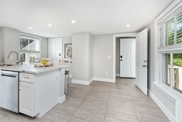 $4,950 | 43 Farewell Street, Unit 2, Newport, RI 02840