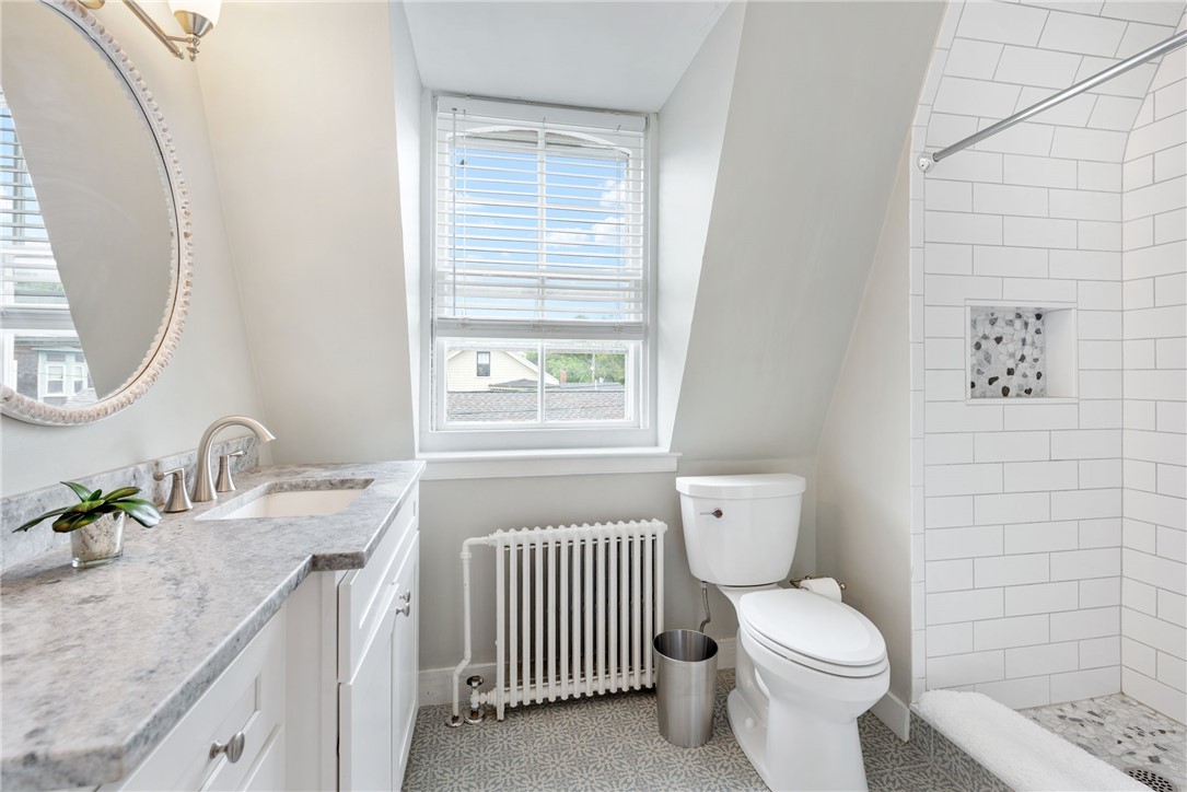 43 Farewell Street, Unit 2 Newport, RI 02840 - Photo 32 of 48 1 of 3 Full bathrooms