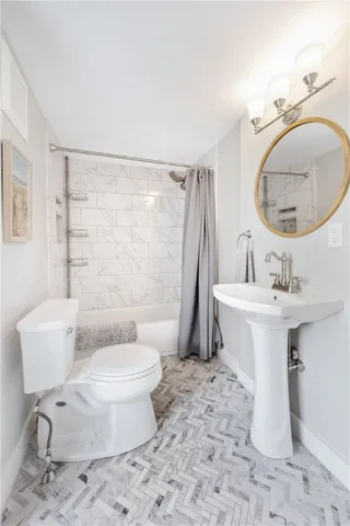 $4,950 | 43 Farewell Street, Unit 2, Newport, RI 02840