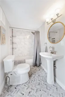 $4,950 | 43 Farewell Street, Unit 2, Newport, RI 02840