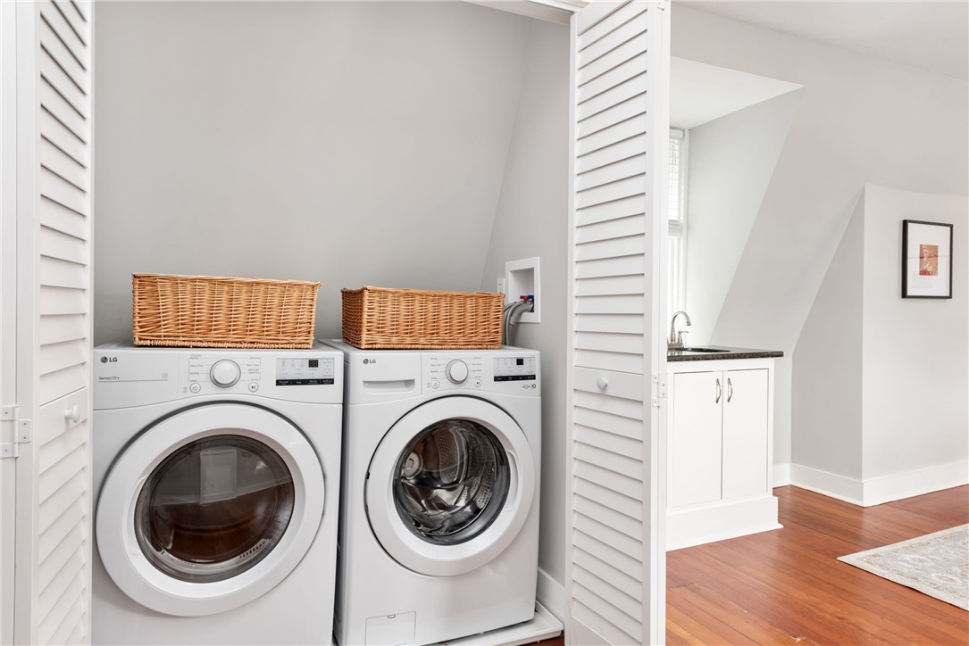 43 Farewell Street, Unit 2 Newport, RI 02840 - Photo 47 of 48 Full Washer Dryer- 3rd floor