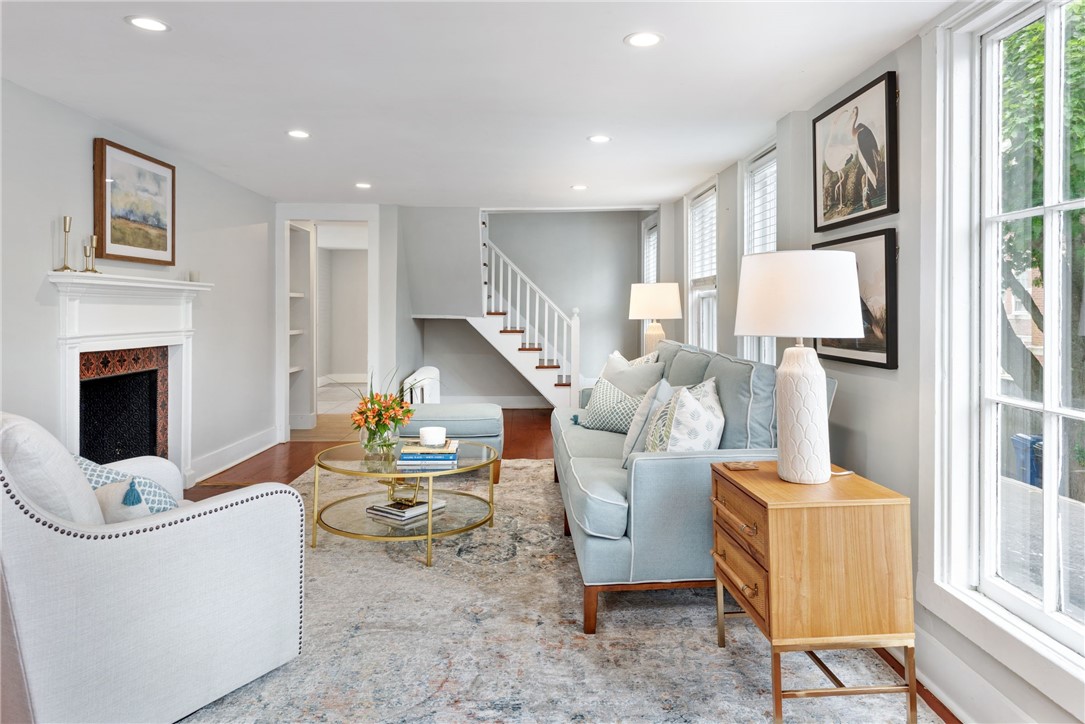 43 Farewell Street, Unit 2 Newport, RI 02840 - Photo 6 of 48