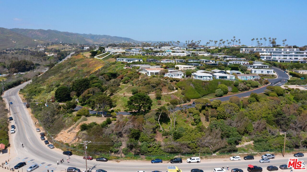 29500 Heathercliff Road, Unit 184 Malibu, CA 90265 - Photo 42 of 46 an aerial view of multiple house