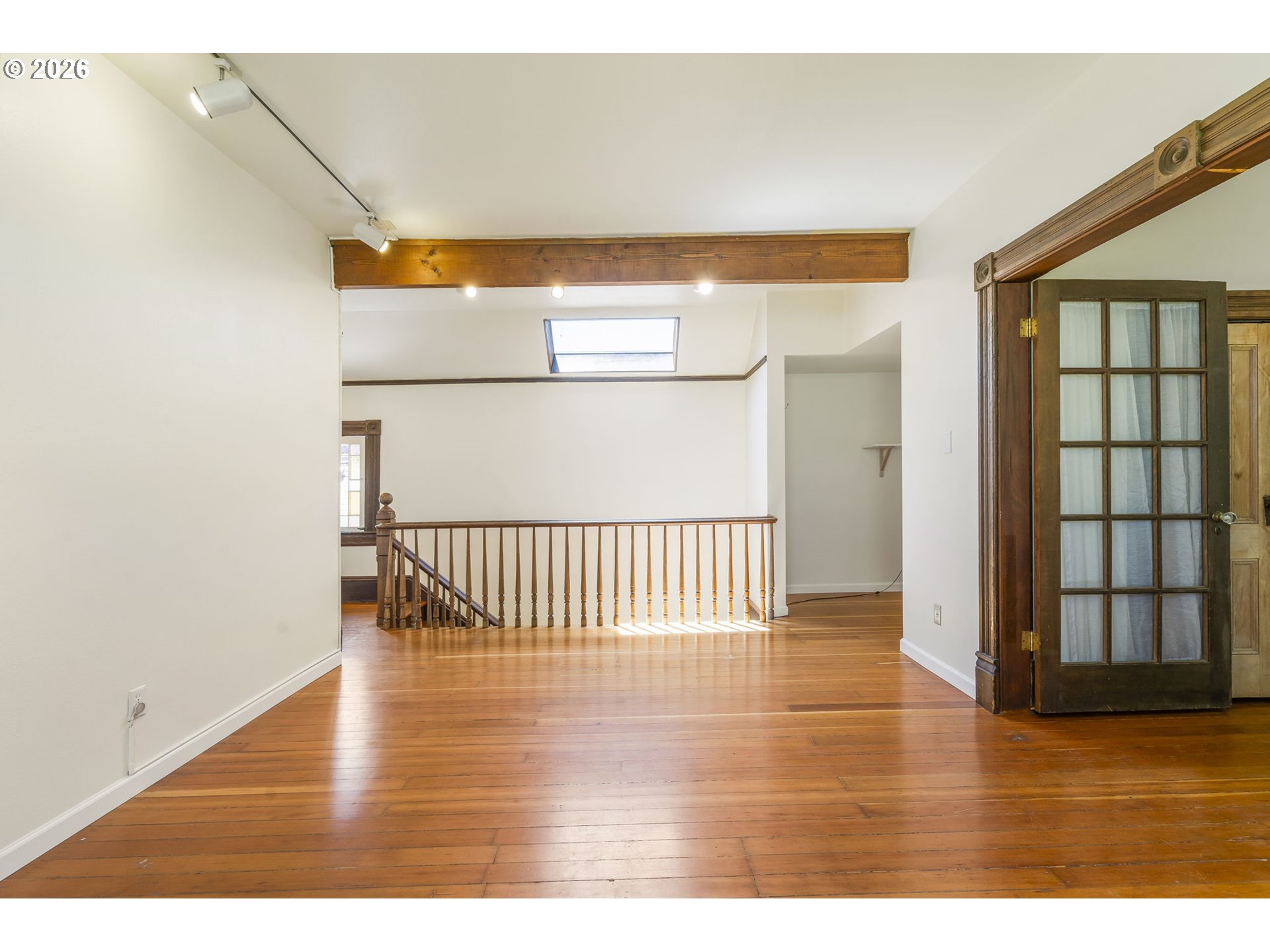 3206 South Kelly Avenue Portland, OR 97239 - Photo 6 of 38 Living Room