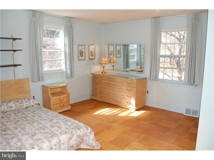 8908 Patton Road Glenside, PA 19038 - Photo 21 of 25 Guest Room