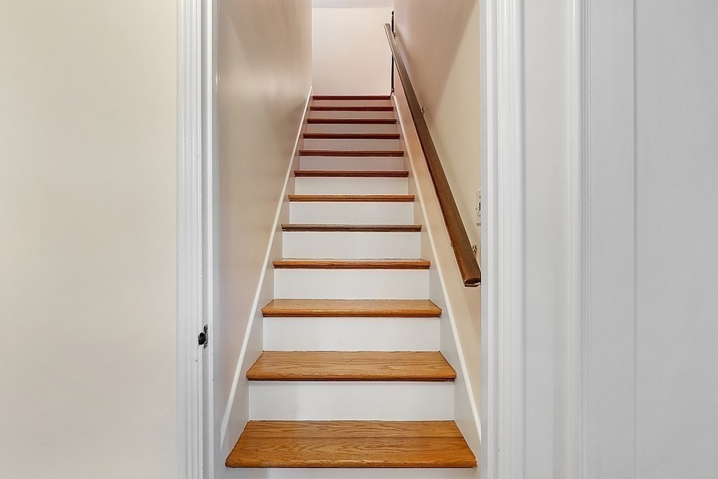 64 Canterbury Road Lynnfield, MA 01940 - Photo 20 of 41 Gallery Image 20