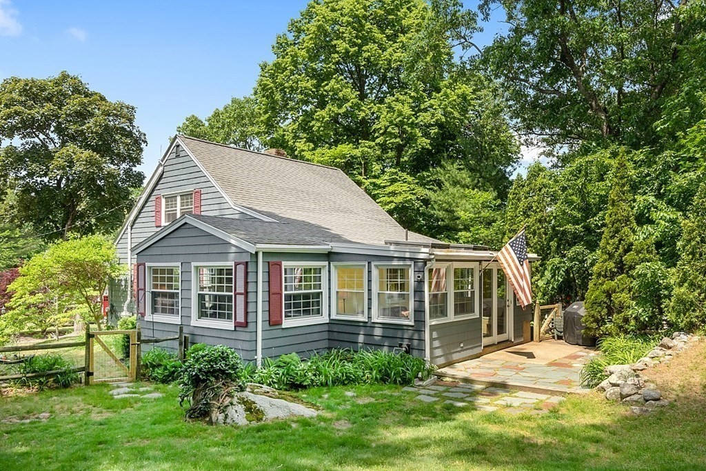 64 Canterbury Road Lynnfield, MA 01940 - Photo 31 of 41 Gallery Image 31