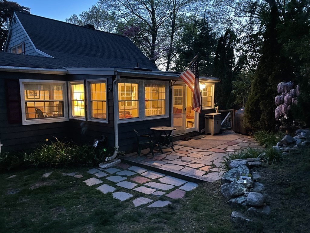 64 Canterbury Road Lynnfield, MA 01940 - Photo 32 of 41 Gallery Image 32