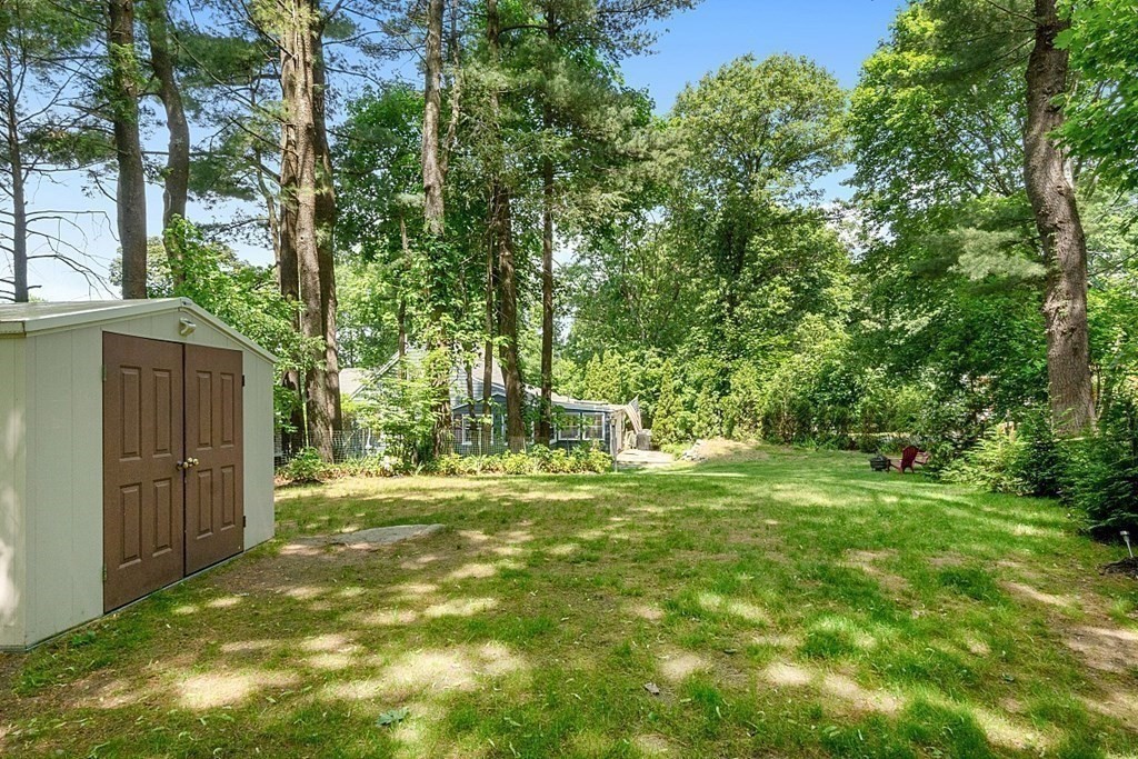 64 Canterbury Road Lynnfield, MA 01940 - Photo 37 of 41 Gallery Image 37