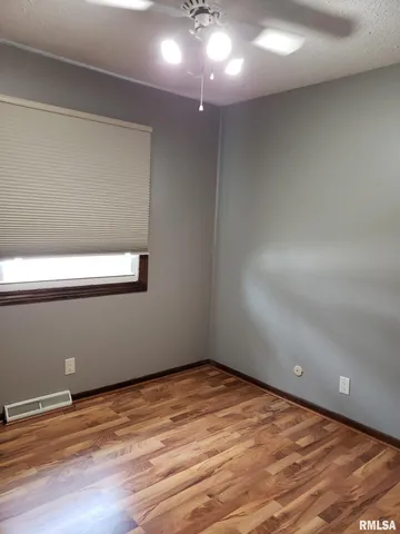 $1,795 | 4811 Candlelight Drive, Davenport, IA 52806