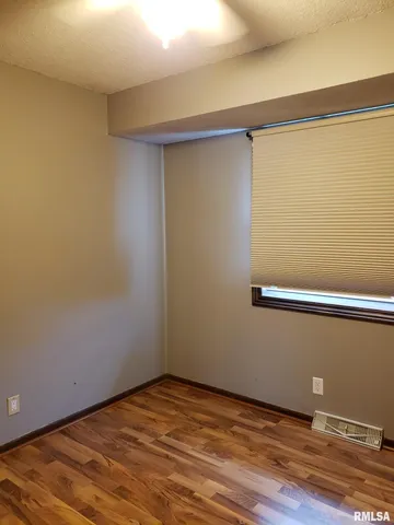 $1,795 | 4811 Candlelight Drive, Davenport, IA 52806