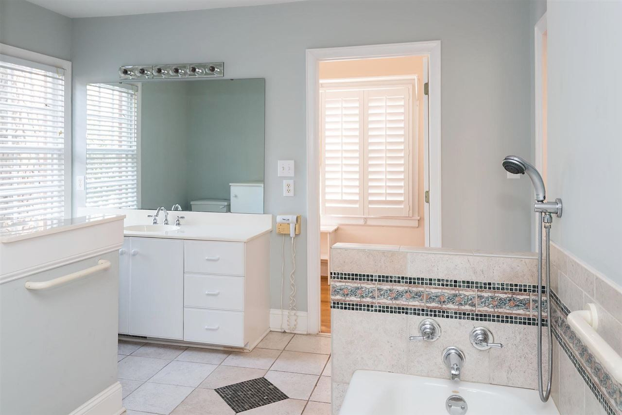 1409 Hathaway Road Raleigh, NC 27608 - Photo 9 of 25 Photo 9