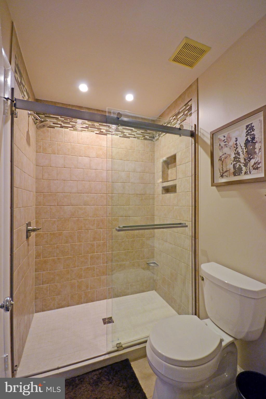 2046 Swans Neck Way Reston, VA 20191 - Photo 12 of 30 Master bathroom