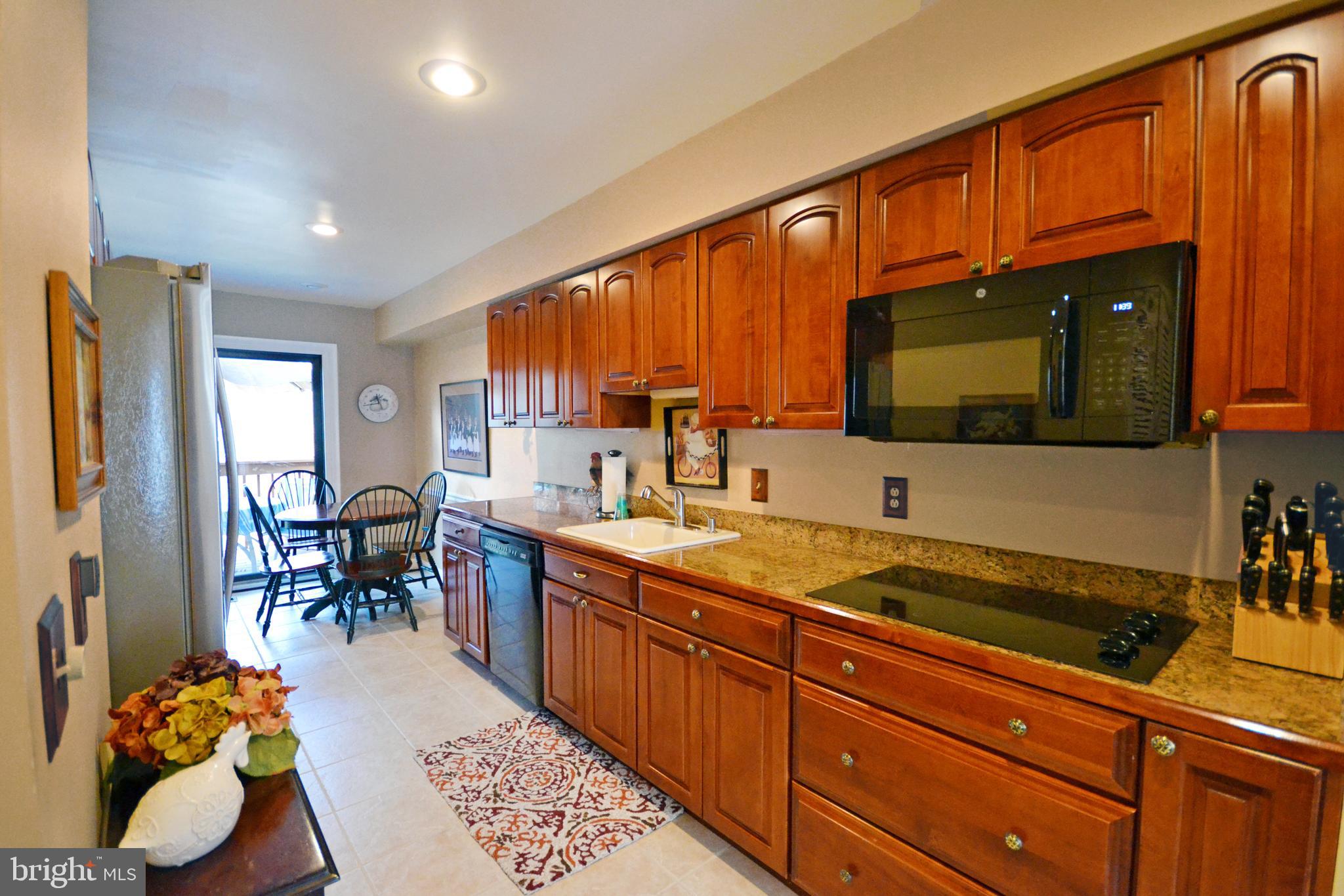2046 Swans Neck Way Reston, VA 20191 - Photo 7 of 30 Kitchen