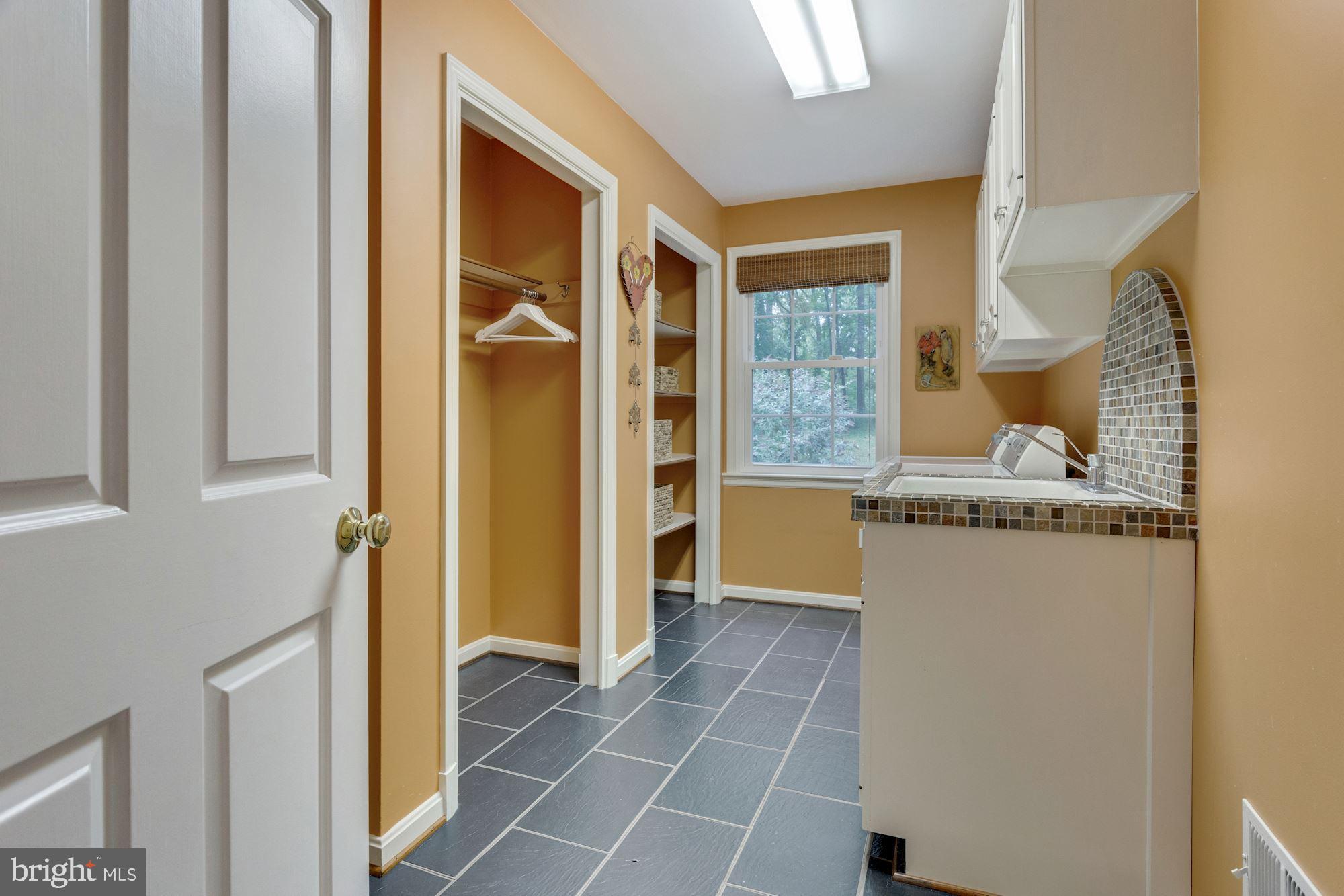 9820 Spring Ridge Lane Vienna, VA 22182 - Photo 21 of 50 Gallery Image 21