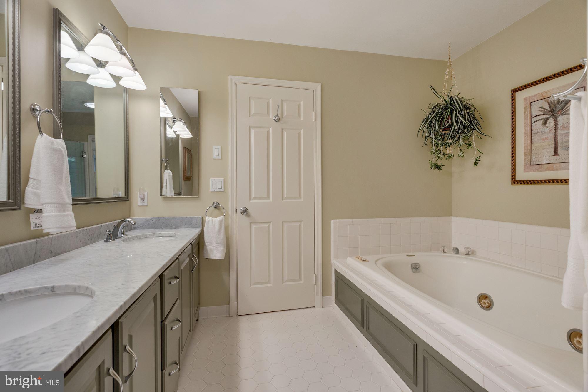 9820 Spring Ridge Lane Vienna, VA 22182 - Photo 28 of 50 Gallery Image 28
