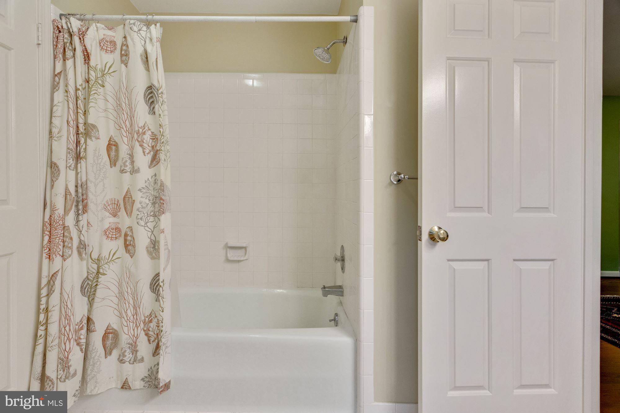 9820 Spring Ridge Lane Vienna, VA 22182 - Photo 38 of 50 Gallery Image 38