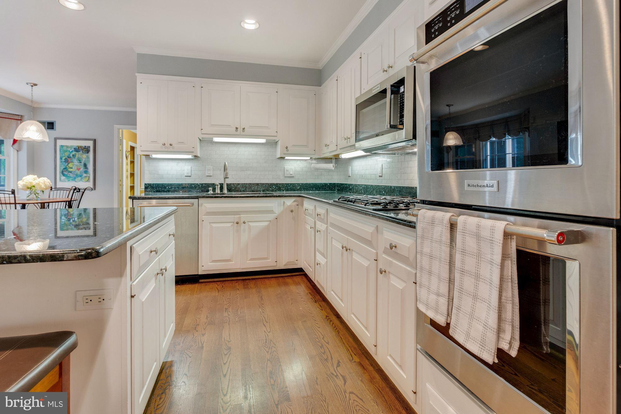 9820 Spring Ridge Lane Vienna, VA 22182 - Photo 9 of 50 Gallery Image 9