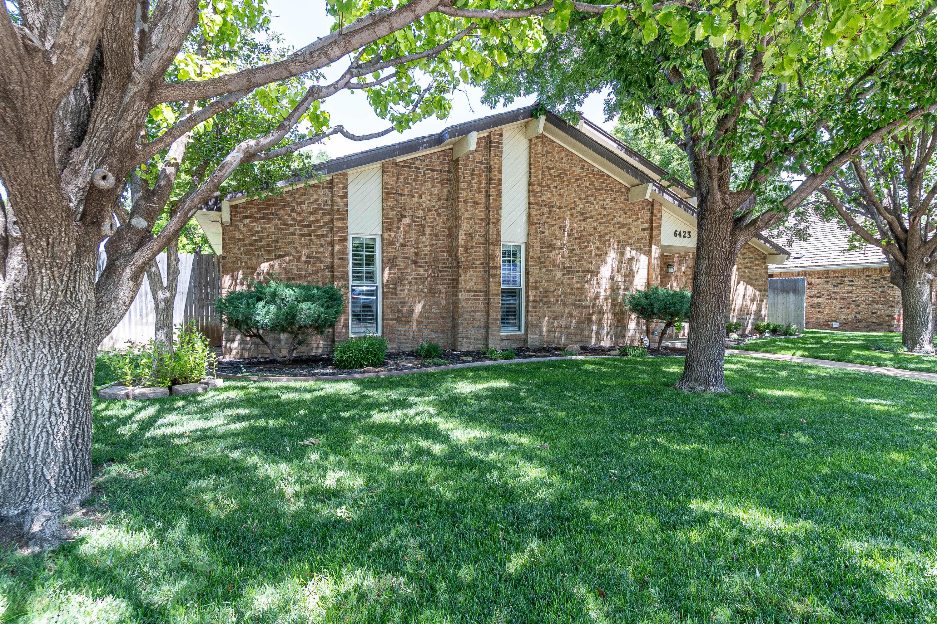 6423 Euston Drive Amarillo, TX 79109 - Photo 2 of 21 img (1 of 27)