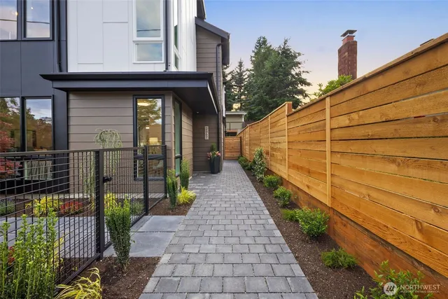 a view of a pathway with a house