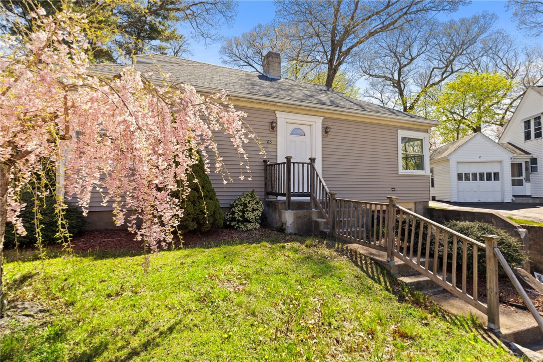 65 Seba Kent Road Pawtucket, RI 02861 - Photo 2 of 25
