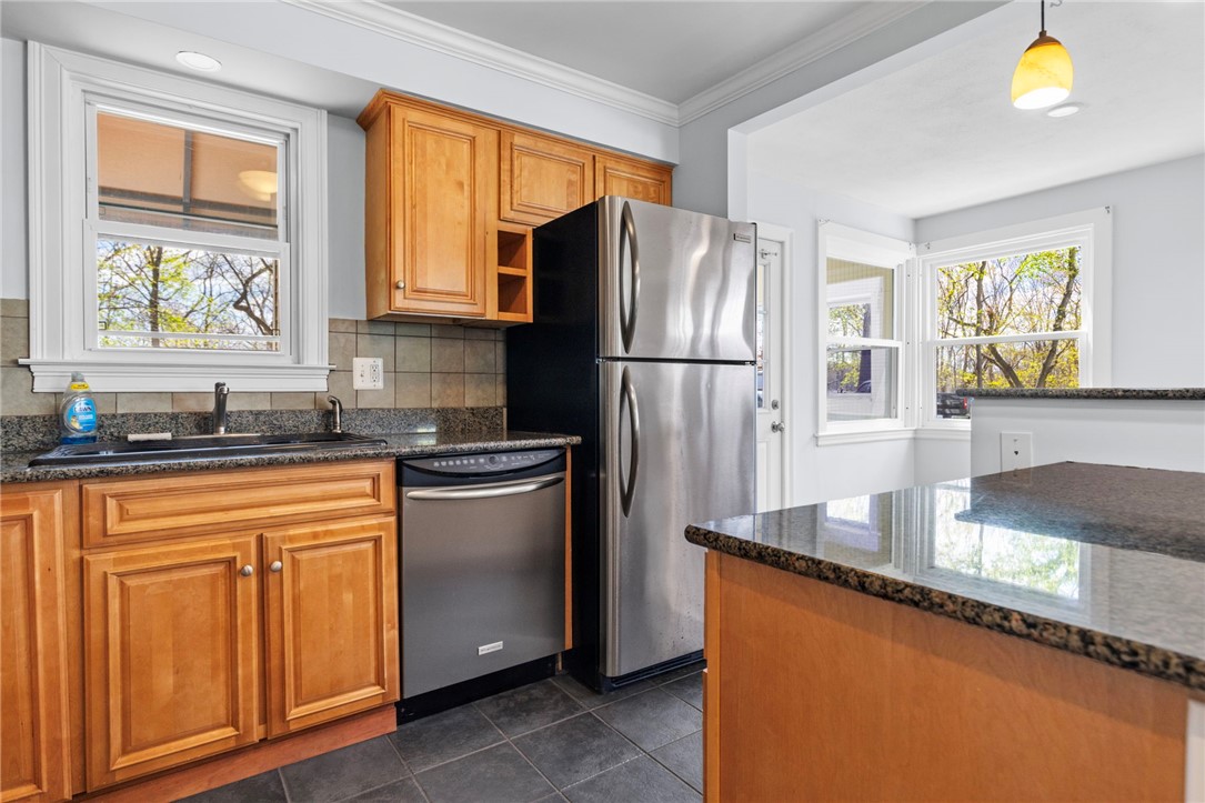 65 Seba Kent Road Pawtucket, RI 02861 - Photo 8 of 25