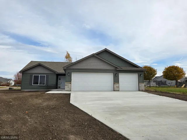 $354,900 | 1022 Cullen Street, St. Peter, MN 56082
