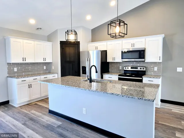 $354,900 | 1022 Cullen Street, St. Peter, MN 56082