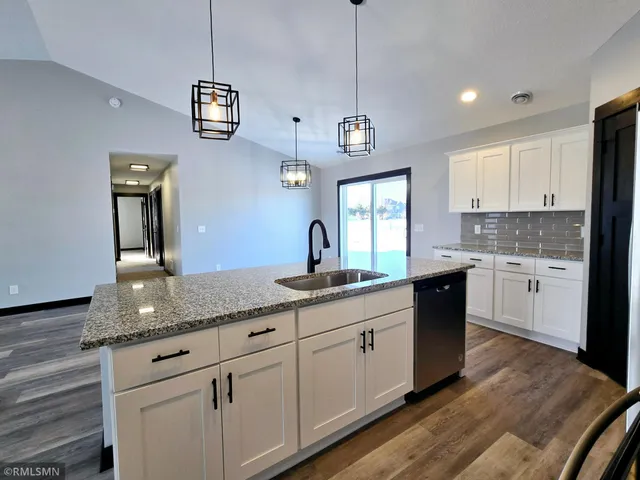 $354,900 | 1022 Cullen Street, St. Peter, MN 56082