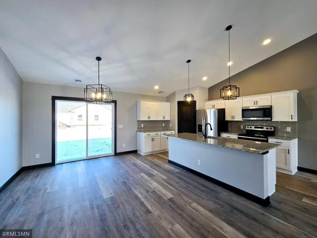 $354,900 | 1022 Cullen Street, St. Peter, MN 56082