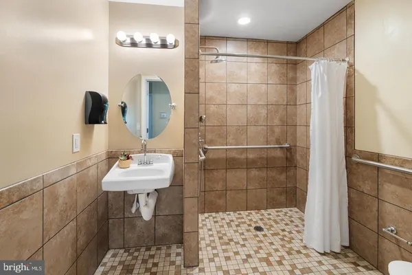 $6,900 | 9201 Rosemont Drive, Gaithersburg, MD 20877