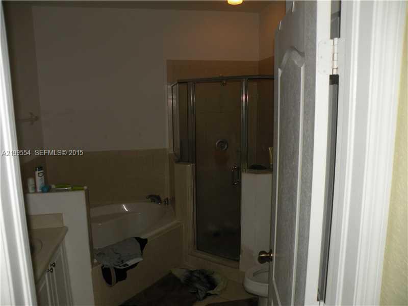 823 Southwest 154th Path Miami, FL 33194 - Photo 17 of 29 Bath/Spa Master