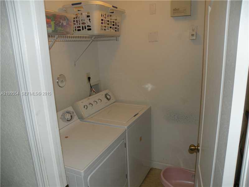823 Southwest 154th Path Miami, FL 33194 - Photo 20 of 29 Laundry Room