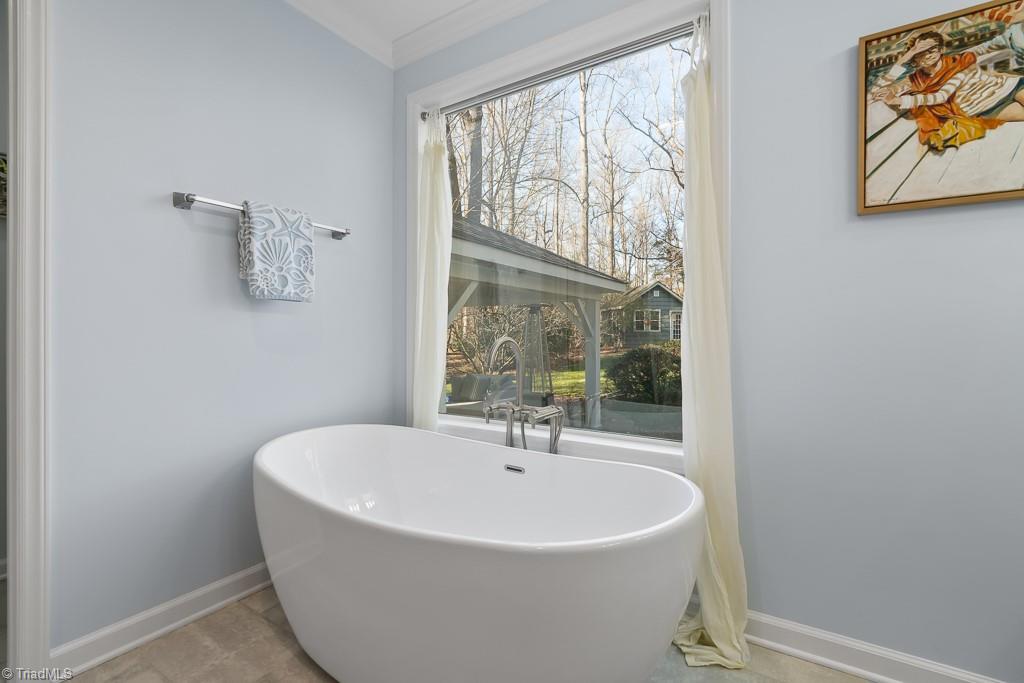 211 Prestwick Drive High Point, NC 27265 - Photo 10 of 50 Gallery Image 10