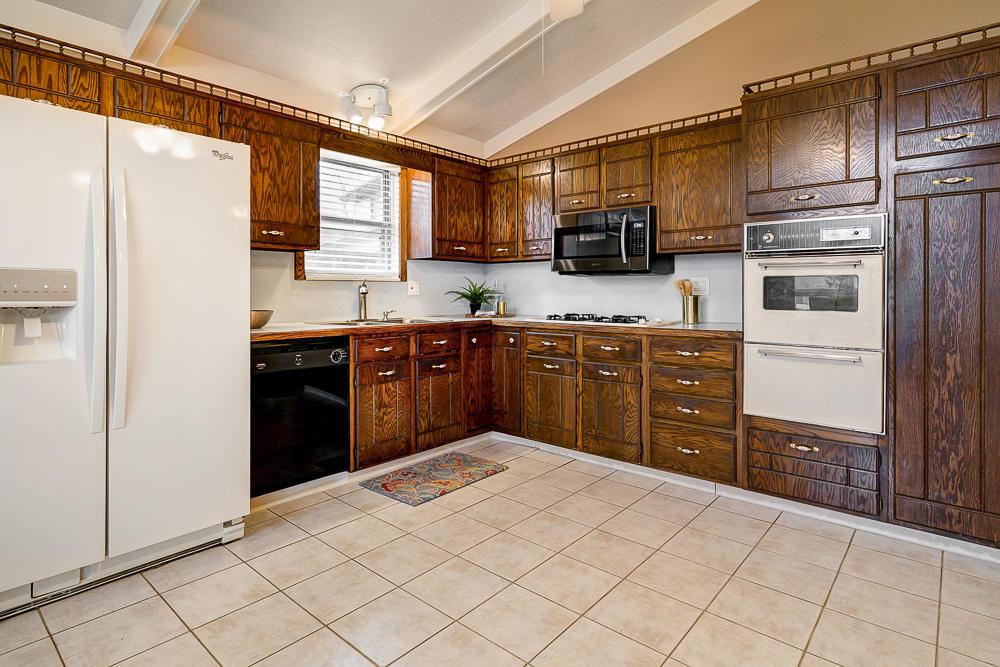 1904 Fairhaven Road Columbus, OH 43229 - Photo 13 of 35 Gallery Image 13