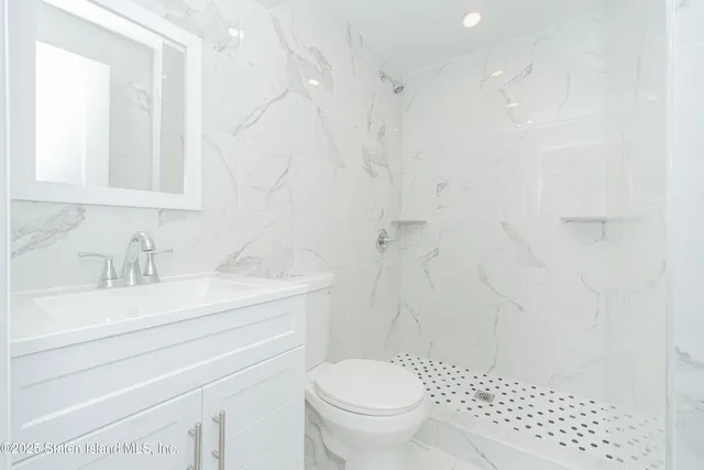 $800,000 | 22 Oakville Street | Willowbrook