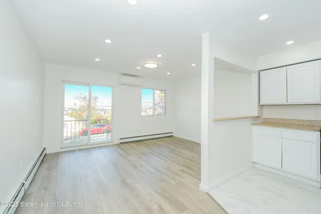 $800,000 | 22 Oakville Street | Willowbrook