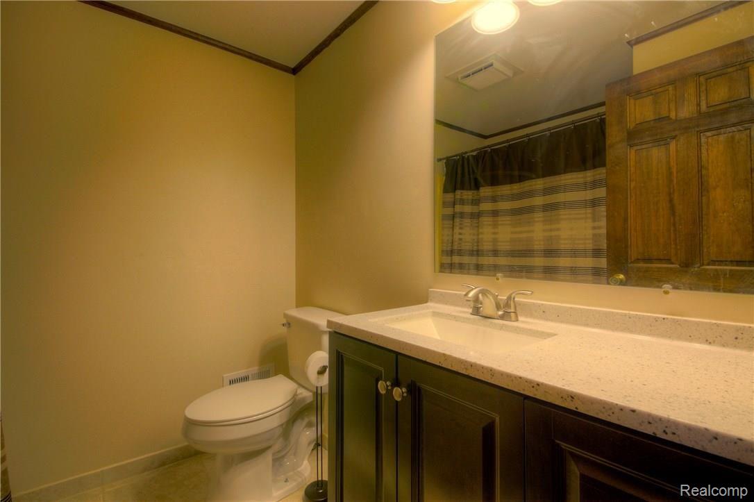 5270 Richardson Road Howell, MI 48843 - Photo 30 of 48 Upstairs Full Bath