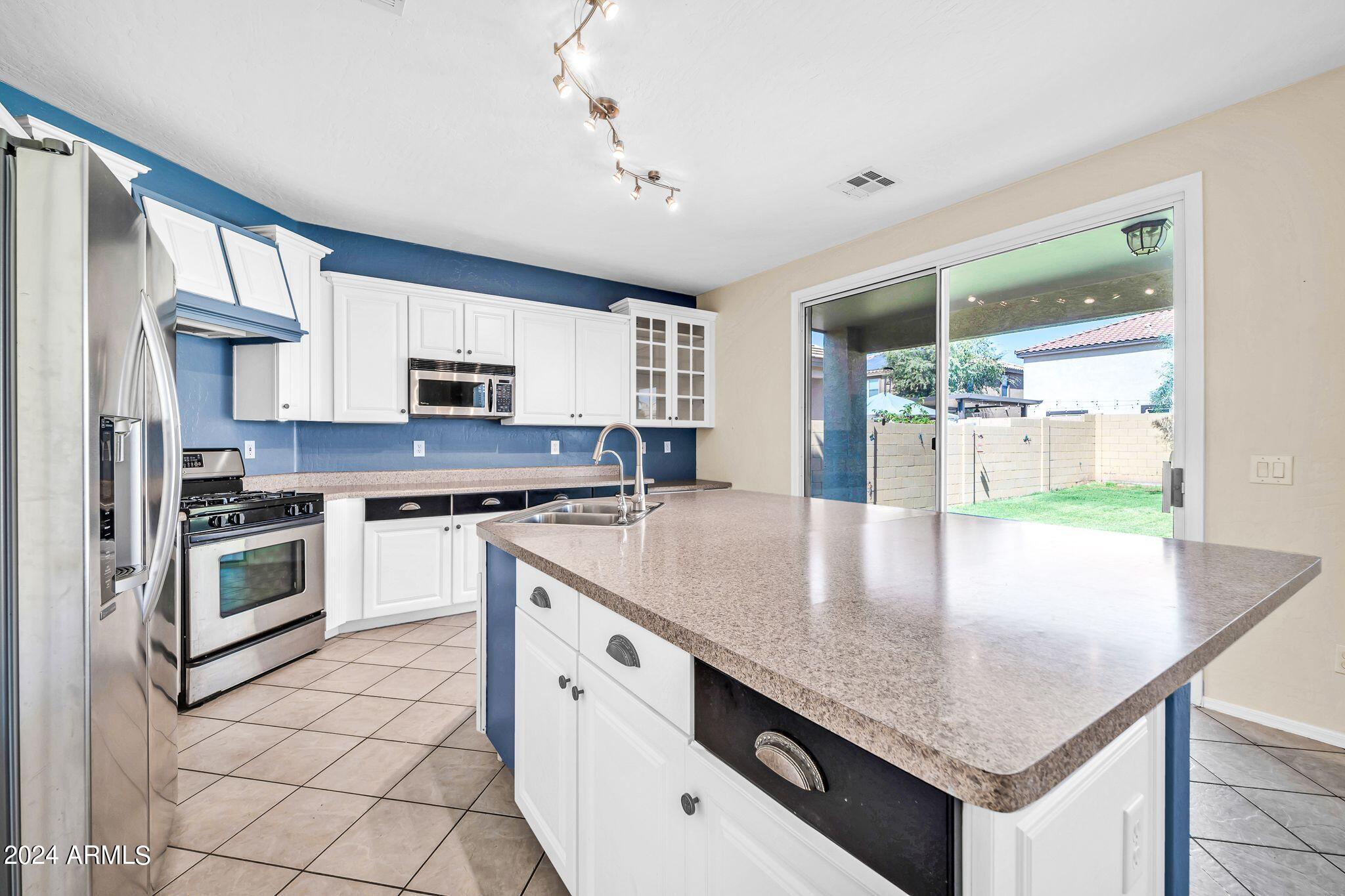 14988 West Bloomfield Road Surprise, AZ 85379 - Photo 8 of 34 14988 W Bloomfield Rd-14