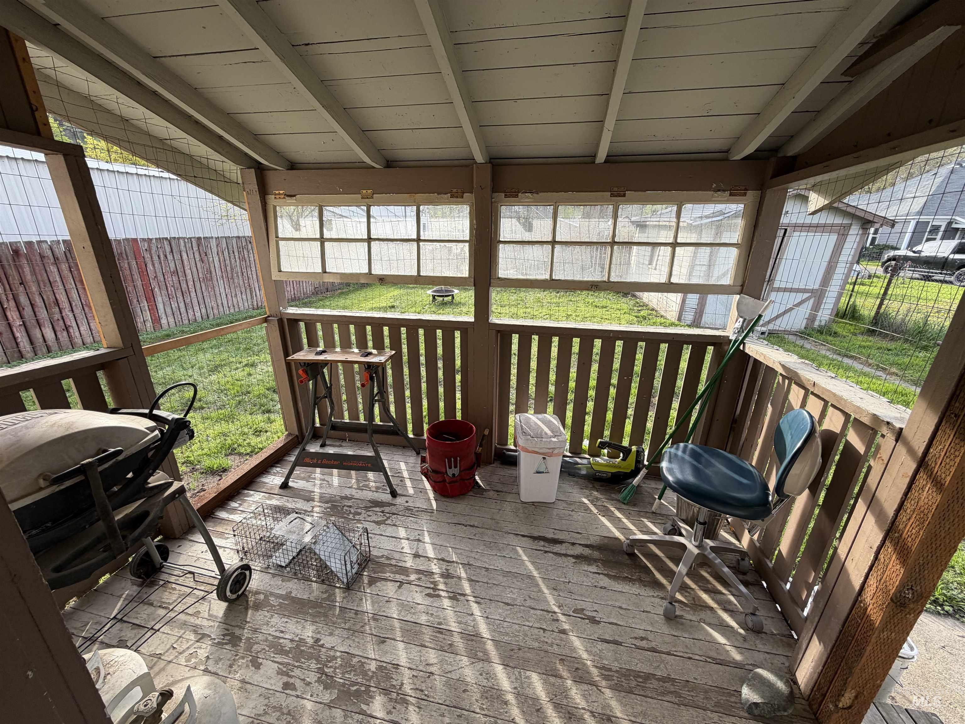 410 12th Street Lewiston, ID 83501 - Photo 30 of 38 Sunroom with lofted ceiling with beams